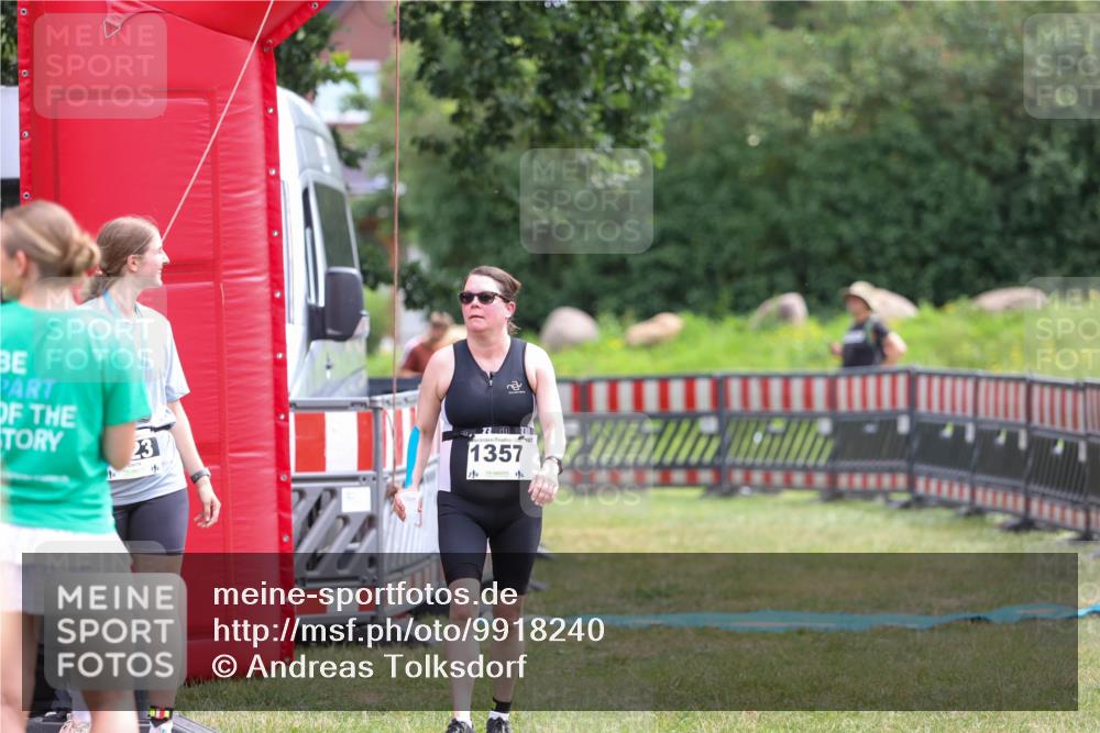21.06.2026 - 29. Vierlanden-Triathlon Andreas Tolksdorf http://msf.ph/oto/9918240 21.06.2026 11:51:06 Ziel 505, 1357 meine-sportfotos.de