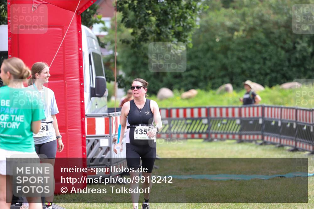 21.06.2026 - 29. Vierlanden-Triathlon Andreas Tolksdorf http://msf.ph/oto/9918242 21.06.2026 11:51:06 Ziel 505, 1357 meine-sportfotos.de