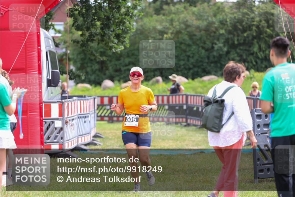 21.06.2026 - 29. Vierlanden-Triathlon Andreas Tolksdorf http://msf.ph/oto/9918249 21.06.2026 11:51:18 Ziel 505, 534, 612 meine-sportfotos.de
