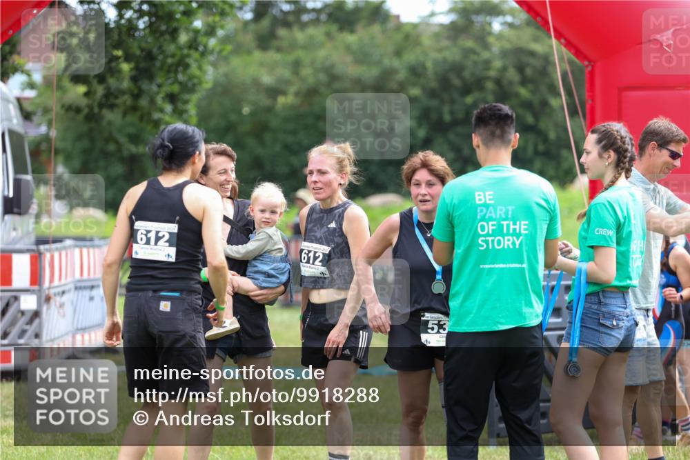 21.06.2026 - 29. Vierlanden-Triathlon Andreas Tolksdorf http://msf.ph/oto/9918288 21.06.2026 11:51:33 Ziel 299 meine-sportfotos.de