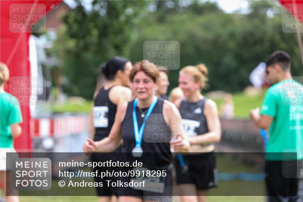 21.06.2026 - 29. Vierlanden-Triathlon Andreas Tolksdorf http://msf.ph/oto/9918295 21.06.2026 11:51:37 Ziel 299 meine-sportfotos.de