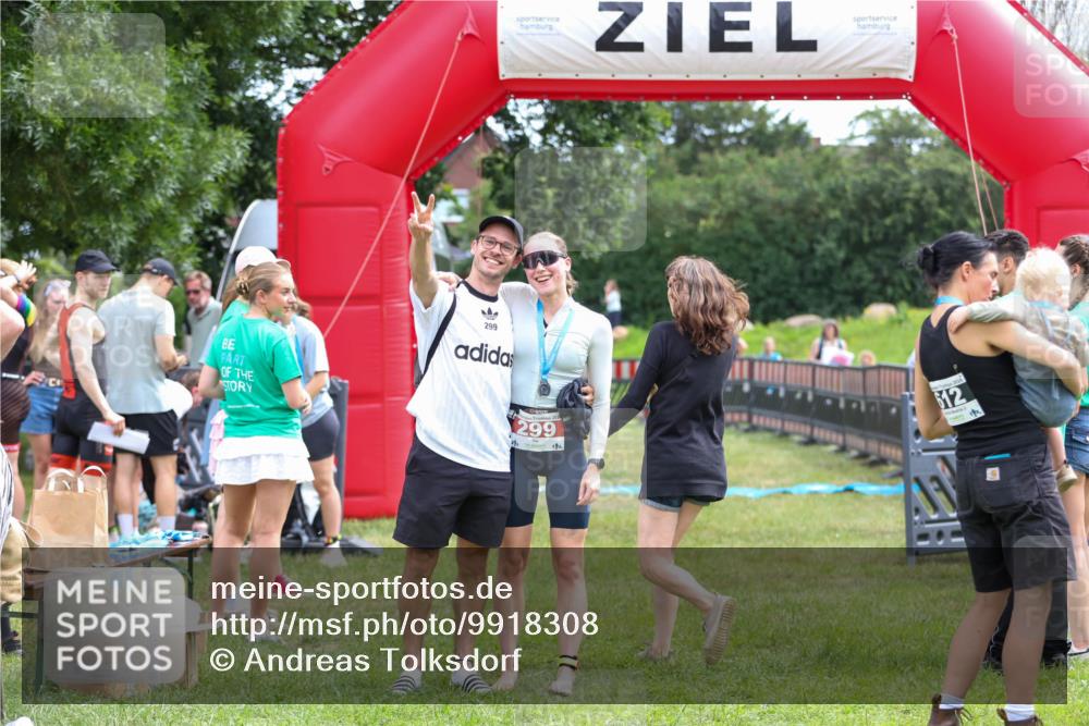 21.06.2026 - 29. Vierlanden-Triathlon Andreas Tolksdorf http://msf.ph/oto/9918308 21.06.2026 11:51:55 Ziel  meine-sportfotos.de