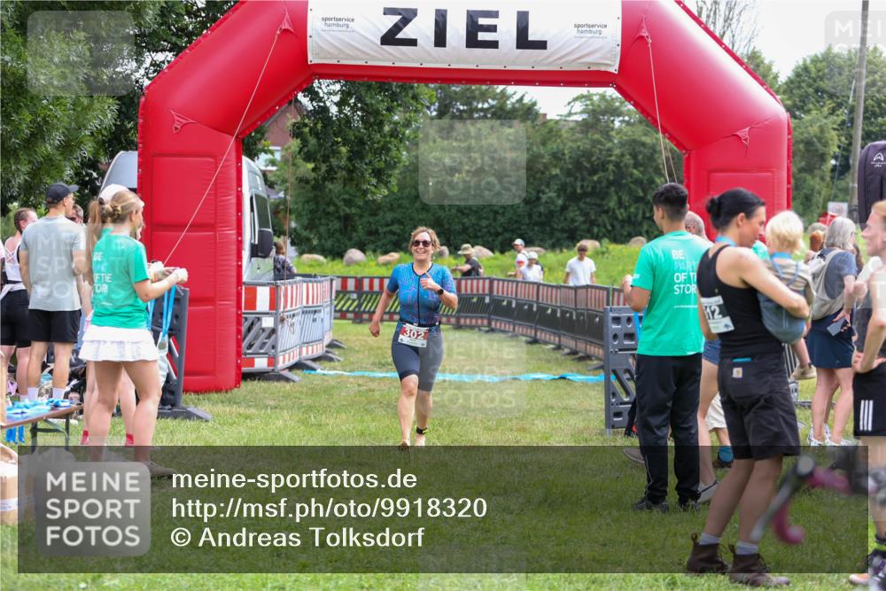 21.06.2026 - 29. Vierlanden-Triathlon Andreas Tolksdorf http://msf.ph/oto/9918320 21.06.2026 11:52:19 Ziel 302 meine-sportfotos.de