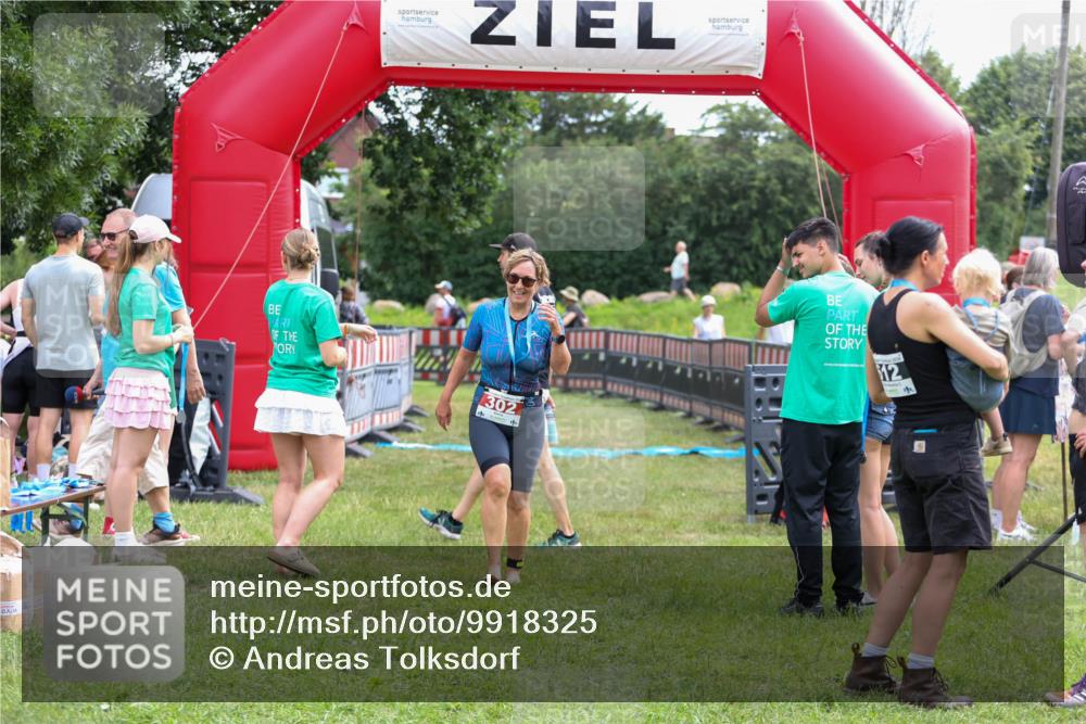 21.06.2026 - 29. Vierlanden-Triathlon Andreas Tolksdorf http://msf.ph/oto/9918325 21.06.2026 11:52:23 Ziel  meine-sportfotos.de