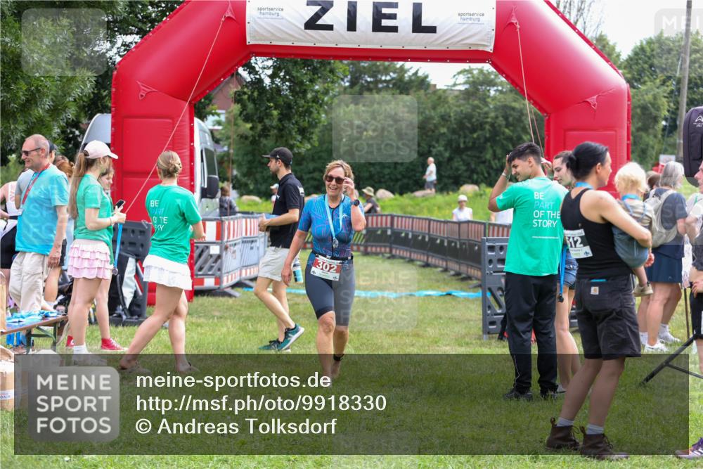 21.06.2026 - 29. Vierlanden-Triathlon Andreas Tolksdorf http://msf.ph/oto/9918330 21.06.2026 11:52:23 Ziel  meine-sportfotos.de