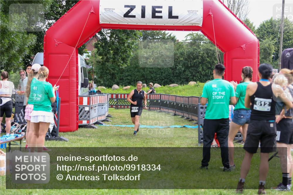 21.06.2026 - 29. Vierlanden-Triathlon Andreas Tolksdorf http://msf.ph/oto/9918334 21.06.2026 11:52:37 Ziel 551 meine-sportfotos.de