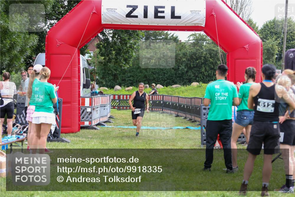 21.06.2026 - 29. Vierlanden-Triathlon Andreas Tolksdorf http://msf.ph/oto/9918335 21.06.2026 11:52:37 Ziel 551 meine-sportfotos.de