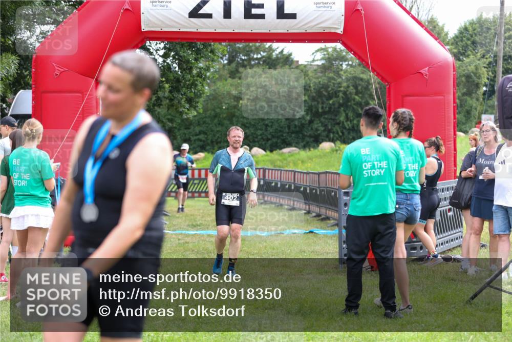 21.06.2026 - 29. Vierlanden-Triathlon Andreas Tolksdorf http://msf.ph/oto/9918350 21.06.2026 11:52:52 Ziel 213, 402 meine-sportfotos.de