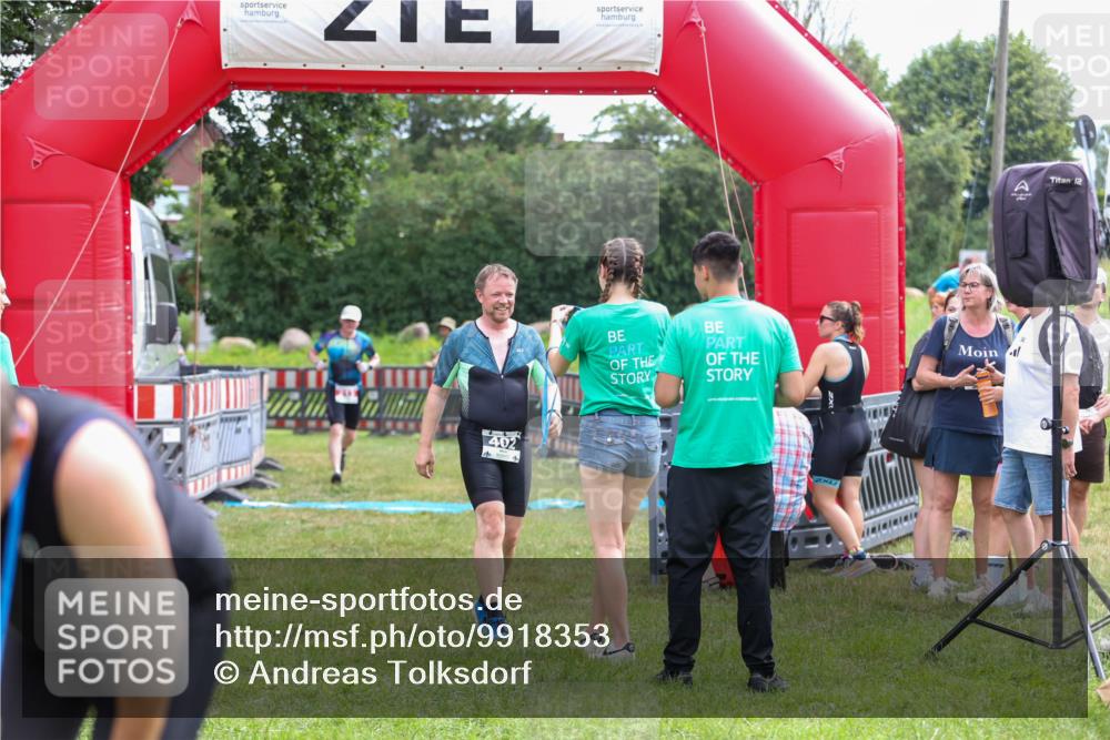 21.06.2026 - 29. Vierlanden-Triathlon Andreas Tolksdorf http://msf.ph/oto/9918353 21.06.2026 11:52:53 Ziel 213, 402 meine-sportfotos.de