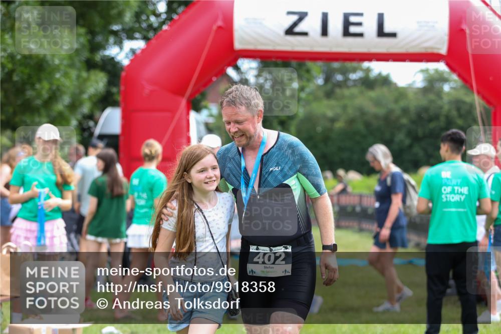 21.06.2026 - 29. Vierlanden-Triathlon Andreas Tolksdorf http://msf.ph/oto/9918358 21.06.2026 11:53:02 Ziel  meine-sportfotos.de