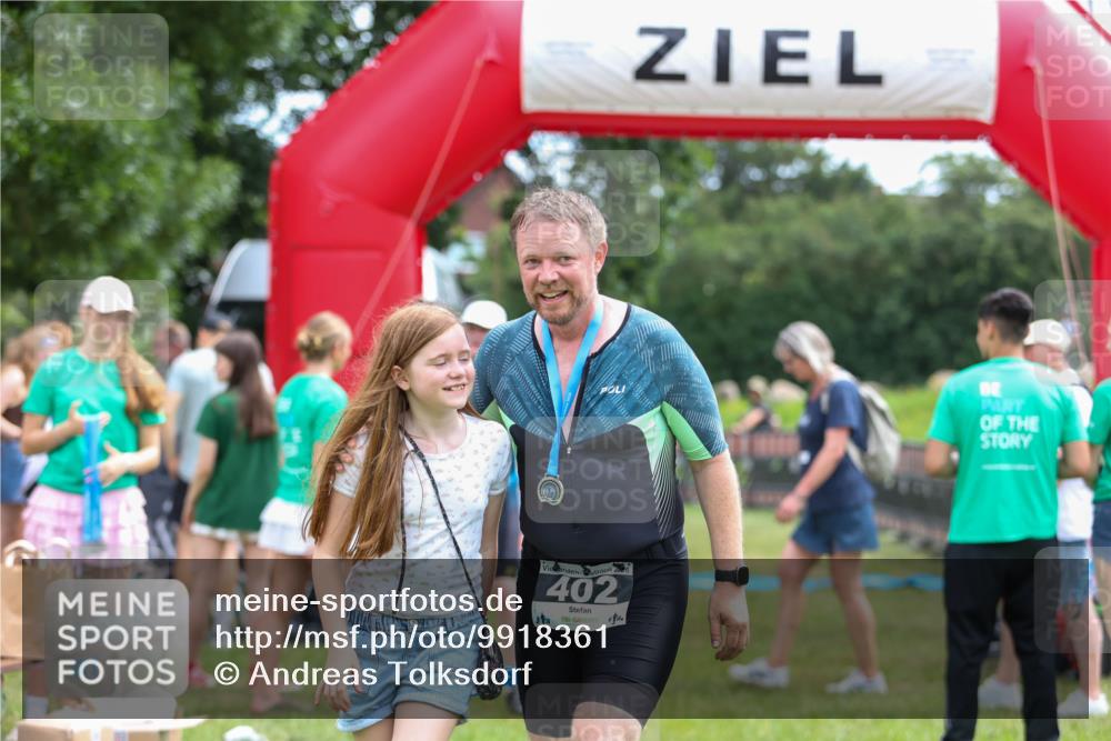 21.06.2026 - 29. Vierlanden-Triathlon Andreas Tolksdorf http://msf.ph/oto/9918361 21.06.2026 11:53:02 Ziel  meine-sportfotos.de