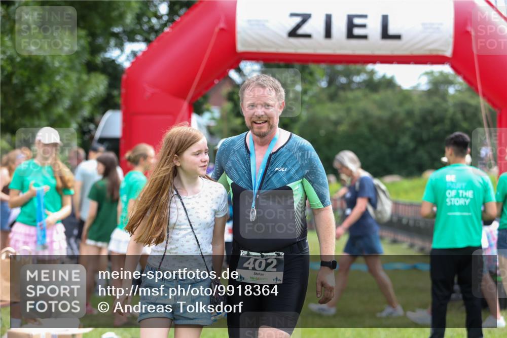 21.06.2026 - 29. Vierlanden-Triathlon Andreas Tolksdorf http://msf.ph/oto/9918364 21.06.2026 11:53:02 Ziel  meine-sportfotos.de