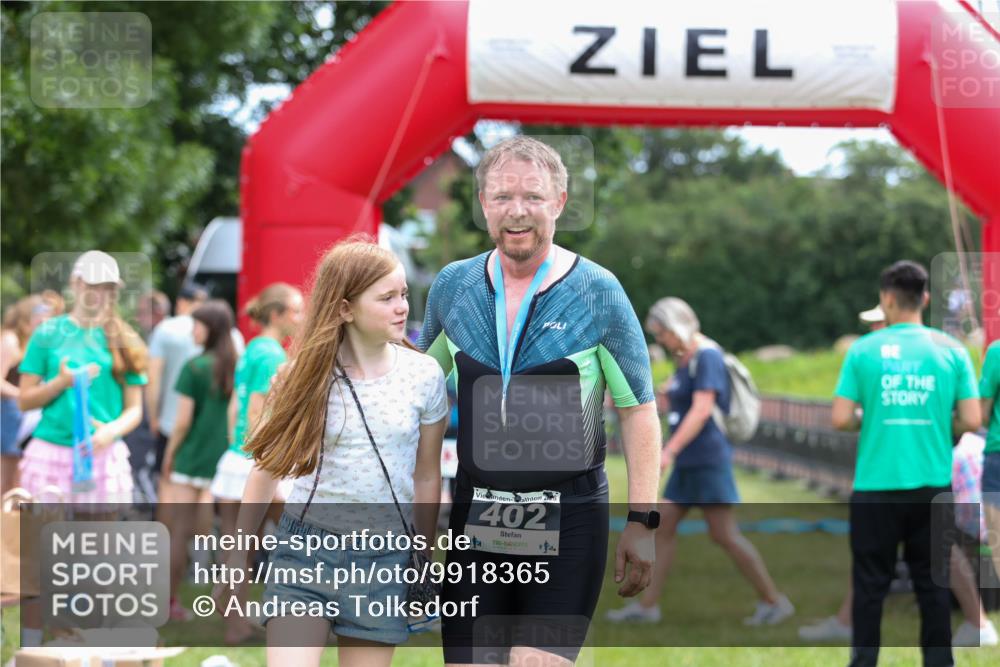 21.06.2026 - 29. Vierlanden-Triathlon Andreas Tolksdorf http://msf.ph/oto/9918365 21.06.2026 11:53:02 Ziel  meine-sportfotos.de