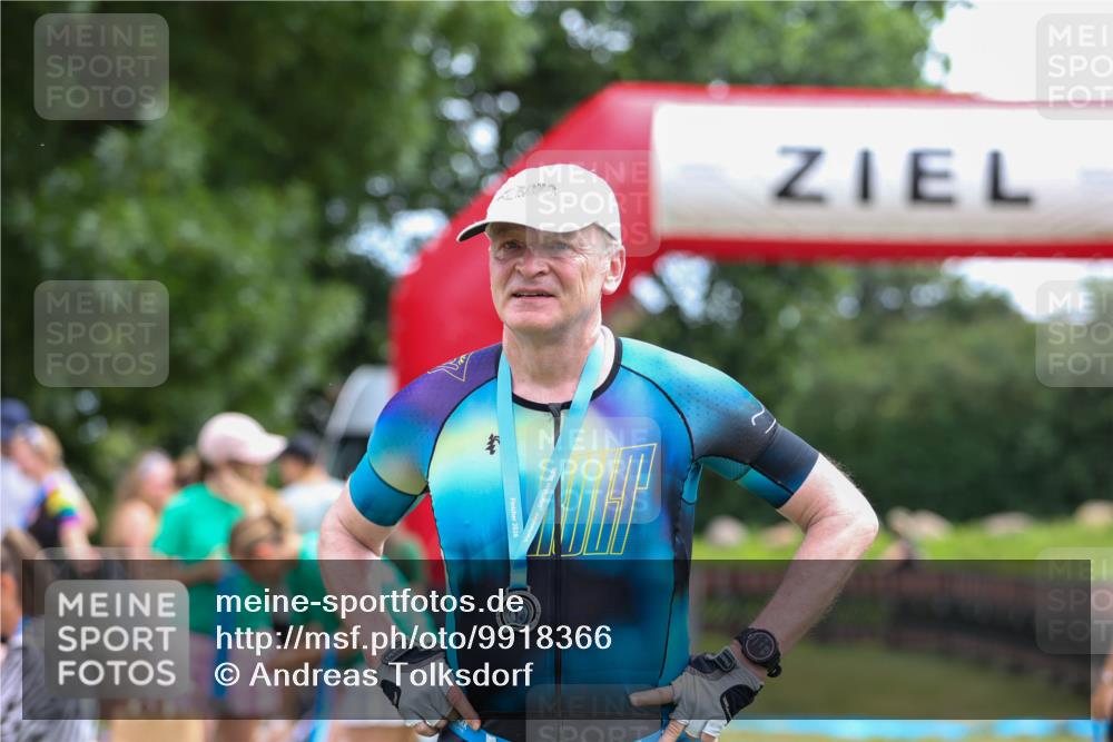 21.06.2026 - 29. Vierlanden-Triathlon Andreas Tolksdorf http://msf.ph/oto/9918366 21.06.2026 11:53:13 Ziel  meine-sportfotos.de