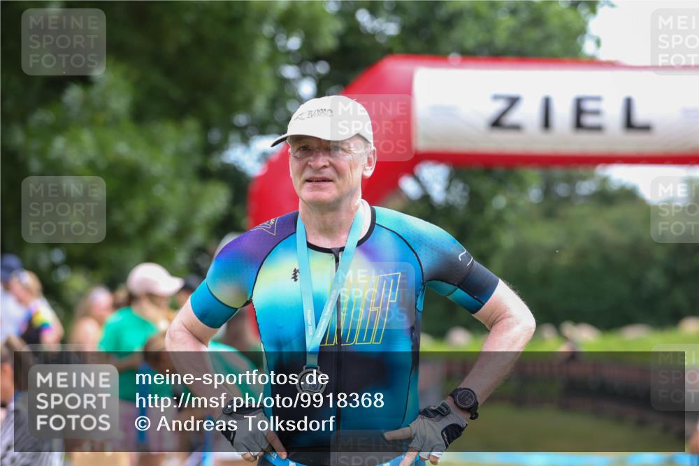 21.06.2026 - 29. Vierlanden-Triathlon Andreas Tolksdorf http://msf.ph/oto/9918368 21.06.2026 11:53:13 Ziel  meine-sportfotos.de