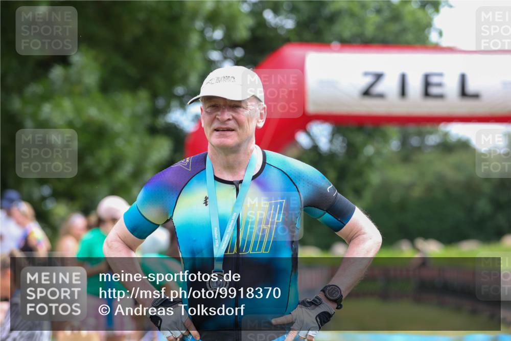 21.06.2026 - 29. Vierlanden-Triathlon Andreas Tolksdorf http://msf.ph/oto/9918370 21.06.2026 11:53:13 Ziel  meine-sportfotos.de