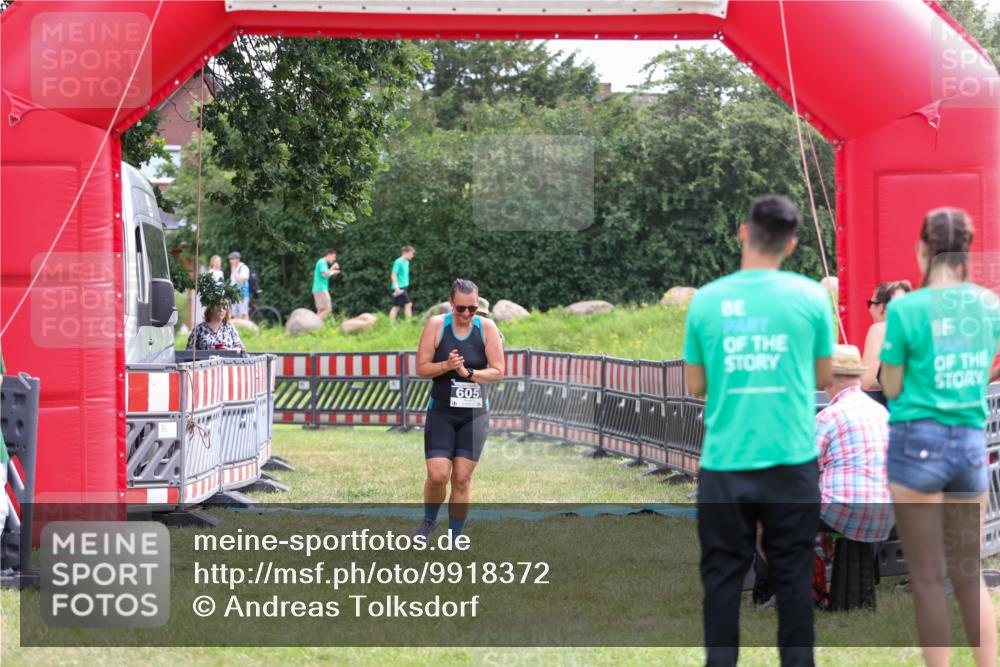 21.06.2026 - 29. Vierlanden-Triathlon Andreas Tolksdorf http://msf.ph/oto/9918372 21.06.2026 11:53:47 Ziel 605, 611 meine-sportfotos.de