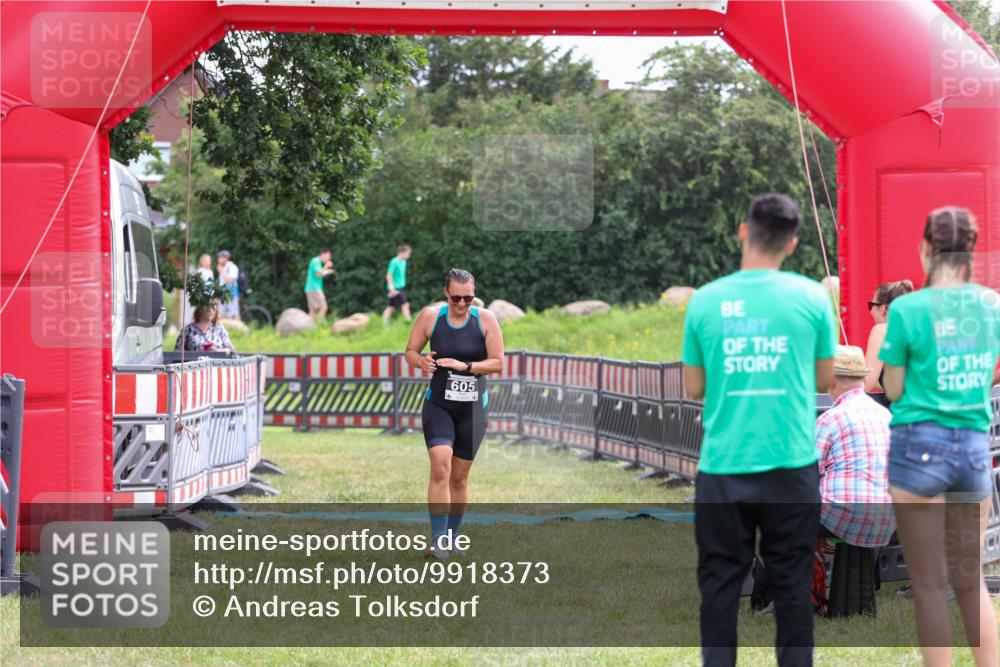 21.06.2026 - 29. Vierlanden-Triathlon Andreas Tolksdorf http://msf.ph/oto/9918373 21.06.2026 11:53:47 Ziel 605, 611 meine-sportfotos.de