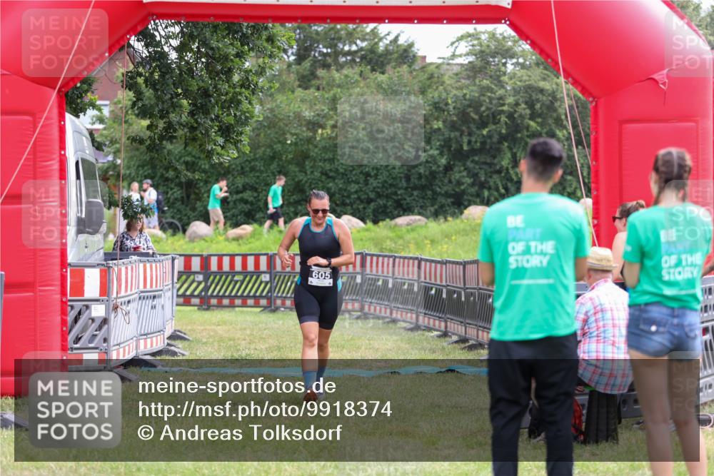 21.06.2026 - 29. Vierlanden-Triathlon Andreas Tolksdorf http://msf.ph/oto/9918374 21.06.2026 11:53:47 Ziel 605, 611 meine-sportfotos.de