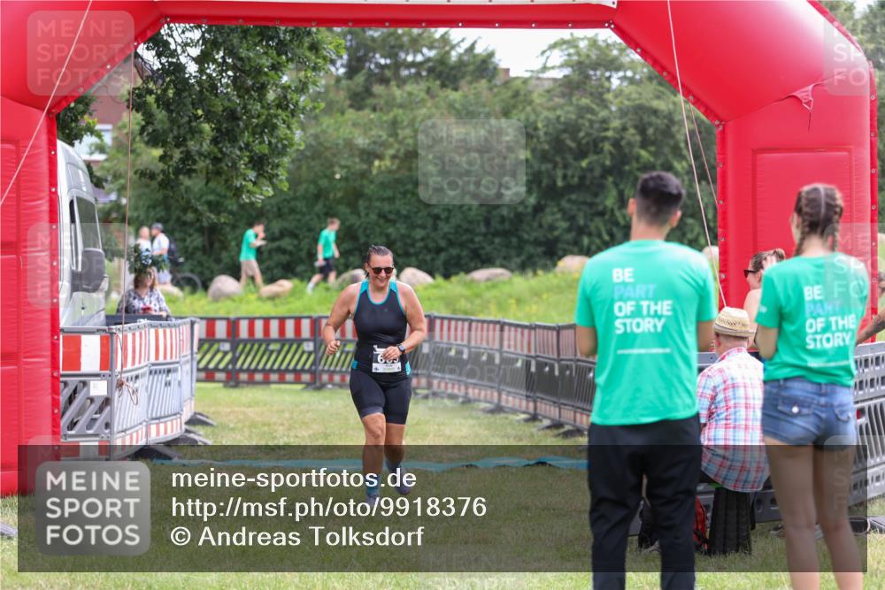 21.06.2026 - 29. Vierlanden-Triathlon Andreas Tolksdorf http://msf.ph/oto/9918376 21.06.2026 11:53:47 Ziel 605, 611 meine-sportfotos.de