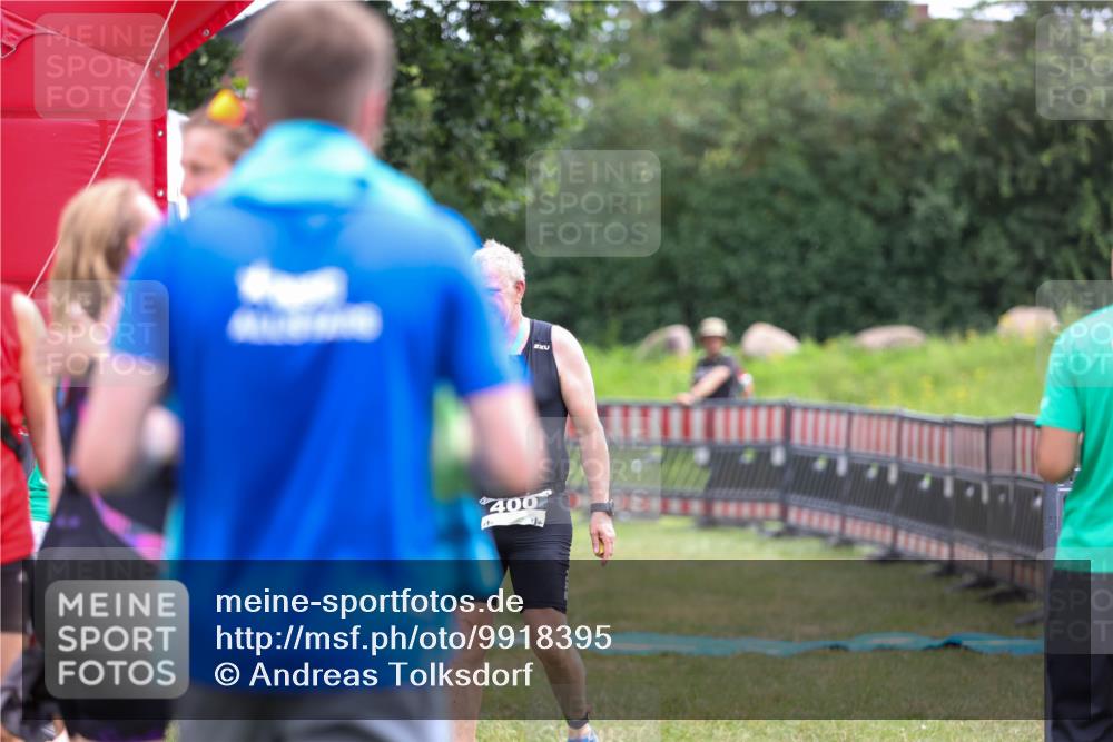 21.06.2026 - 29. Vierlanden-Triathlon Andreas Tolksdorf http://msf.ph/oto/9918395 21.06.2026 11:54:33 Ziel  meine-sportfotos.de