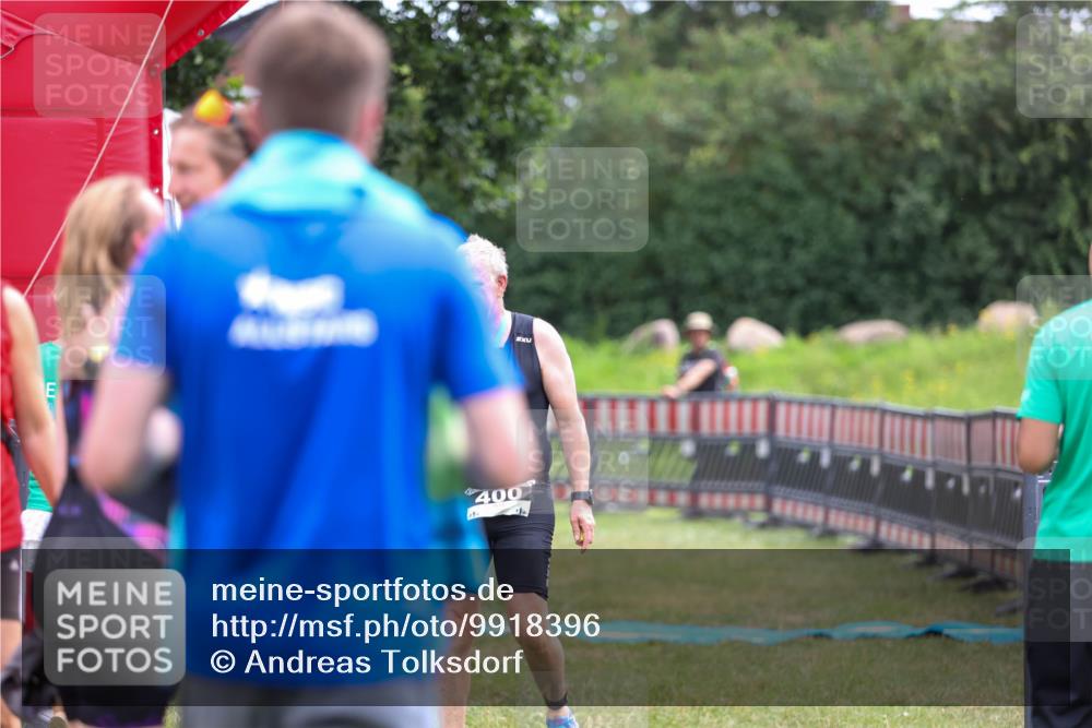 21.06.2026 - 29. Vierlanden-Triathlon Andreas Tolksdorf http://msf.ph/oto/9918396 21.06.2026 11:54:33 Ziel  meine-sportfotos.de