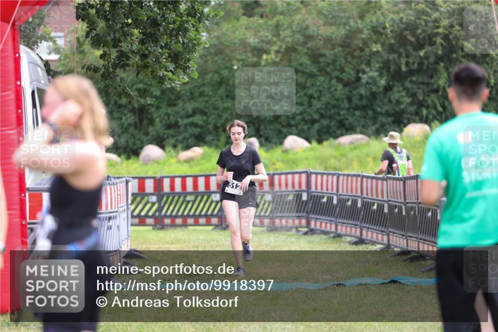 21.06.2026 - 29. Vierlanden-Triathlon Andreas Tolksdorf http://msf.ph/oto/9918397 21.06.2026 11:54:57 Ziel 512 meine-sportfotos.de