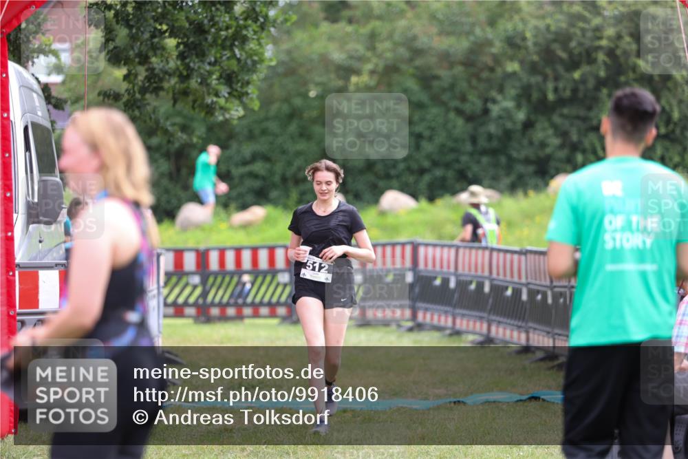 21.06.2026 - 29. Vierlanden-Triathlon Andreas Tolksdorf http://msf.ph/oto/9918406 21.06.2026 11:54:58 Ziel 512 meine-sportfotos.de