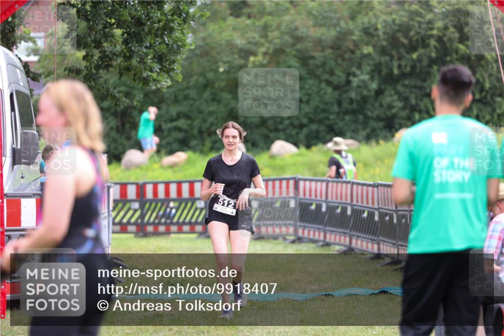 21.06.2026 - 29. Vierlanden-Triathlon Andreas Tolksdorf http://msf.ph/oto/9918407 21.06.2026 11:54:58 Ziel 512 meine-sportfotos.de