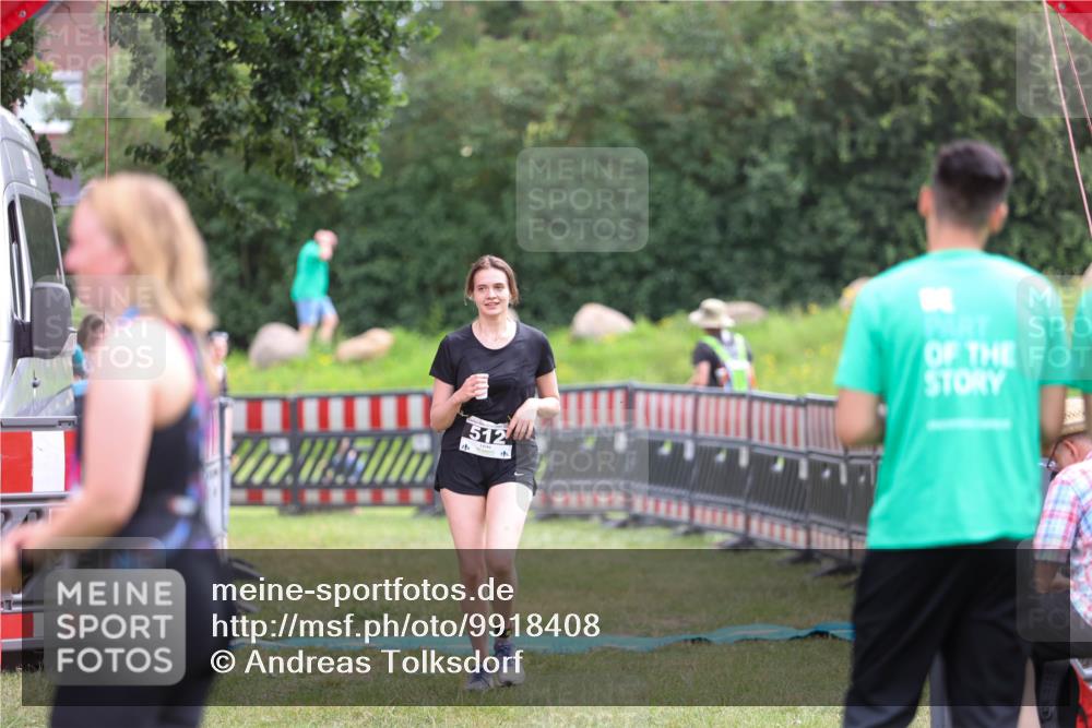 21.06.2026 - 29. Vierlanden-Triathlon Andreas Tolksdorf http://msf.ph/oto/9918408 21.06.2026 11:54:58 Ziel 512 meine-sportfotos.de