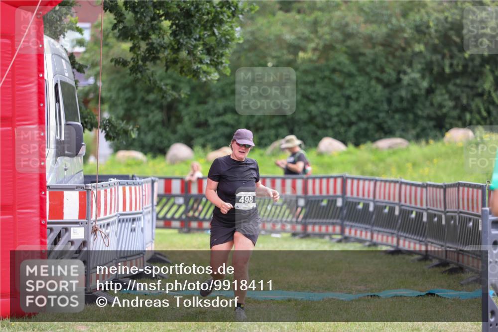 21.06.2026 - 29. Vierlanden-Triathlon Andreas Tolksdorf http://msf.ph/oto/9918411 21.06.2026 11:55:50 Ziel 498 meine-sportfotos.de