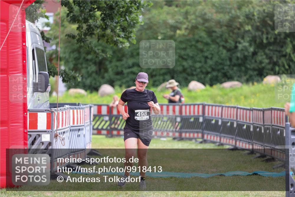 21.06.2026 - 29. Vierlanden-Triathlon Andreas Tolksdorf http://msf.ph/oto/9918413 21.06.2026 11:55:50 Ziel 498 meine-sportfotos.de