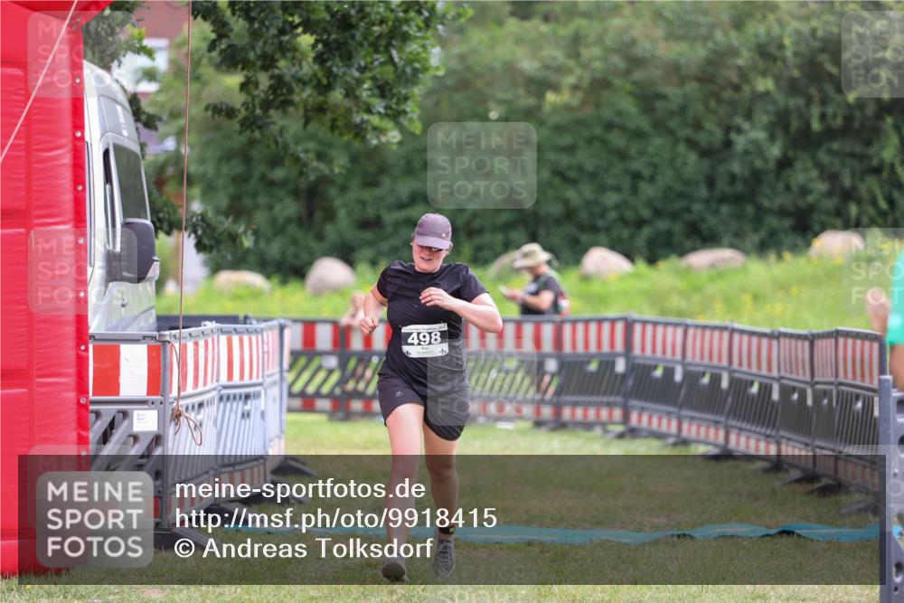 21.06.2026 - 29. Vierlanden-Triathlon Andreas Tolksdorf http://msf.ph/oto/9918415 21.06.2026 11:55:50 Ziel 498 meine-sportfotos.de