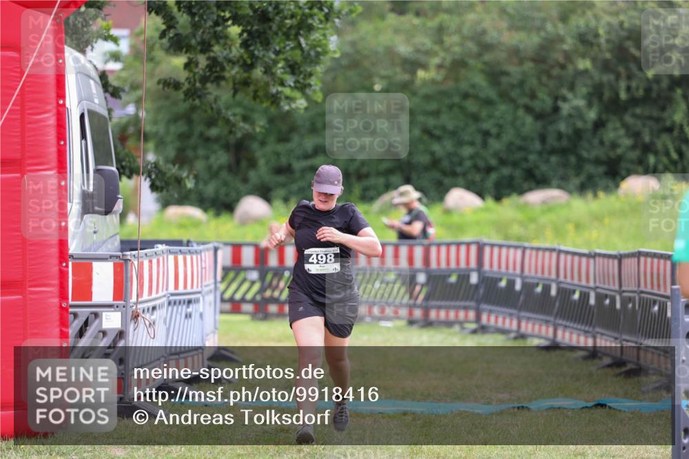 21.06.2026 - 29. Vierlanden-Triathlon Andreas Tolksdorf http://msf.ph/oto/9918416 21.06.2026 11:55:50 Ziel 498 meine-sportfotos.de