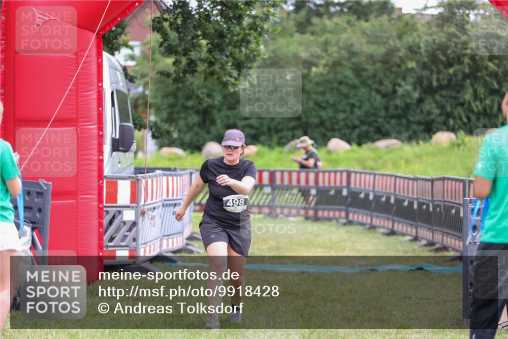 21.06.2026 - 29. Vierlanden-Triathlon Andreas Tolksdorf http://msf.ph/oto/9918428 21.06.2026 11:55:52 Ziel 498 meine-sportfotos.de