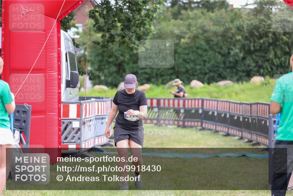 21.06.2026 - 29. Vierlanden-Triathlon Andreas Tolksdorf http://msf.ph/oto/9918430 21.06.2026 11:55:52 Ziel 498 meine-sportfotos.de