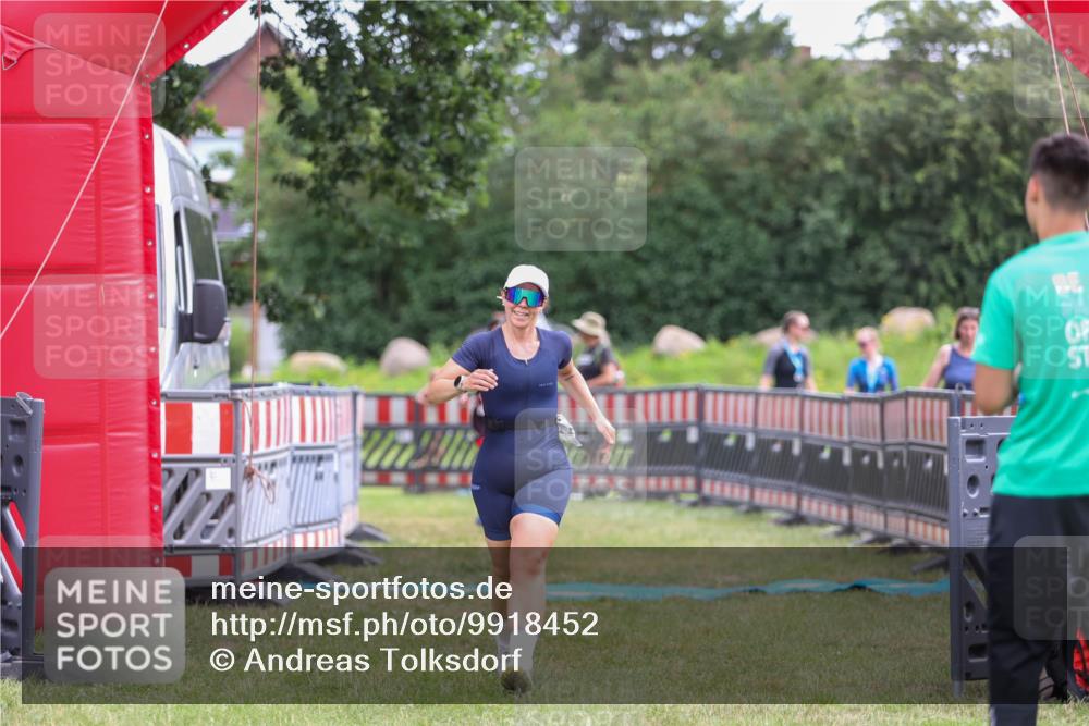 21.06.2026 - 29. Vierlanden-Triathlon Andreas Tolksdorf http://msf.ph/oto/9918452 21.06.2026 11:57:10 Ziel 500, 504 meine-sportfotos.de