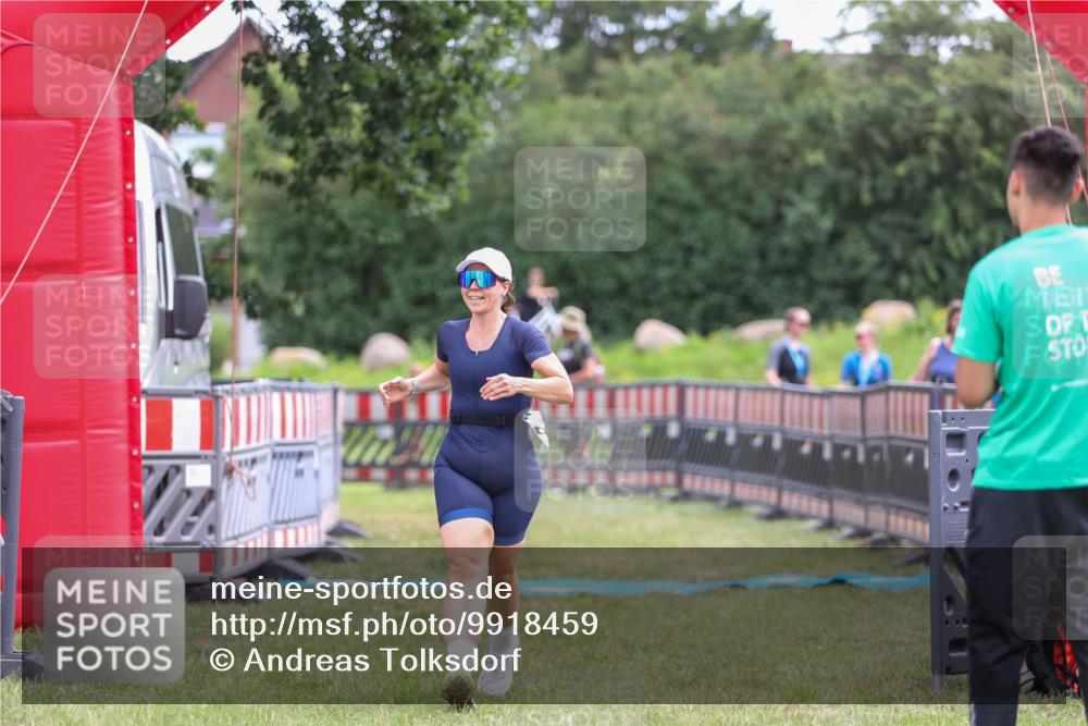 21.06.2026 - 29. Vierlanden-Triathlon Andreas Tolksdorf http://msf.ph/oto/9918459 21.06.2026 11:57:10 Ziel 500, 504 meine-sportfotos.de