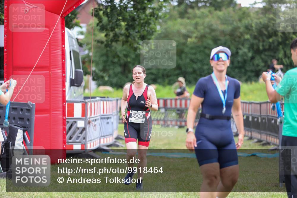 21.06.2026 - 29. Vierlanden-Triathlon Andreas Tolksdorf http://msf.ph/oto/9918464 21.06.2026 11:57:16 Ziel 298, 500 meine-sportfotos.de