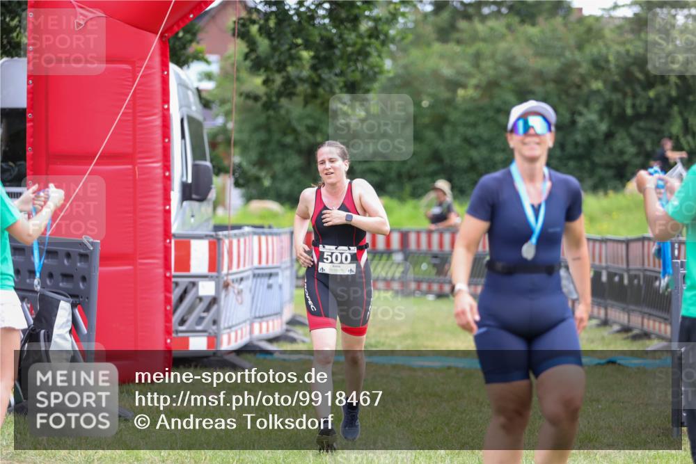 21.06.2026 - 29. Vierlanden-Triathlon Andreas Tolksdorf http://msf.ph/oto/9918467 21.06.2026 11:57:16 Ziel 298, 500 meine-sportfotos.de