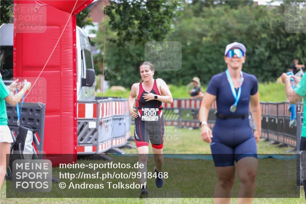 21.06.2026 - 29. Vierlanden-Triathlon Andreas Tolksdorf http://msf.ph/oto/9918468 21.06.2026 11:57:16 Ziel 298, 500 meine-sportfotos.de
