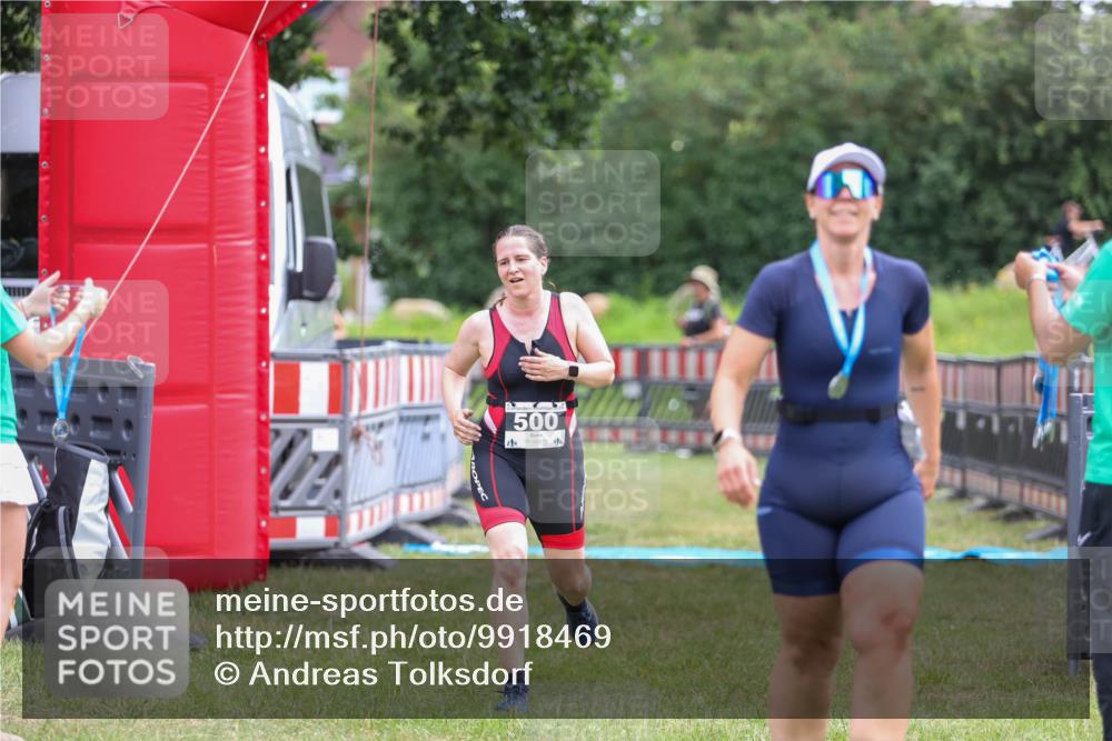 21.06.2026 - 29. Vierlanden-Triathlon Andreas Tolksdorf http://msf.ph/oto/9918469 21.06.2026 11:57:16 Ziel 298, 500 meine-sportfotos.de