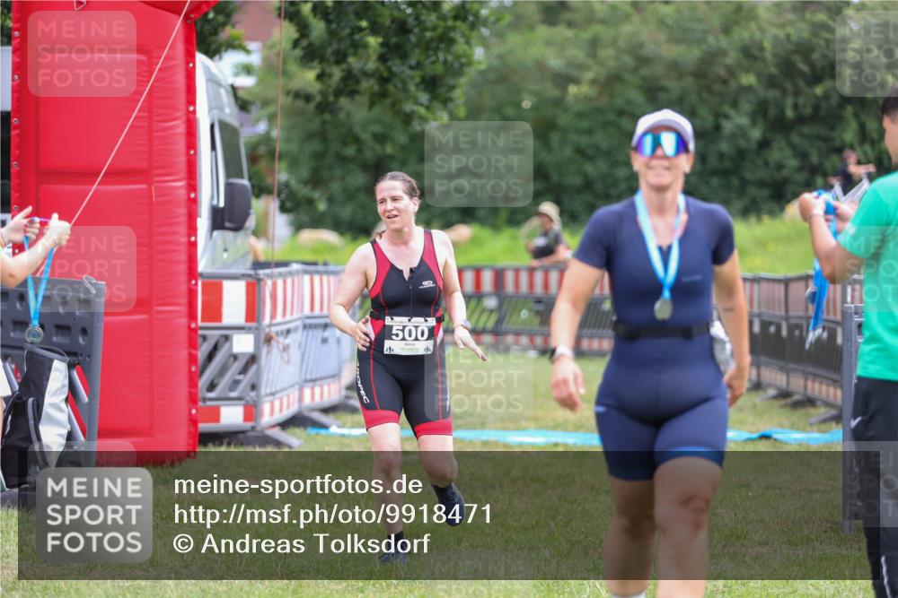 21.06.2026 - 29. Vierlanden-Triathlon Andreas Tolksdorf http://msf.ph/oto/9918471 21.06.2026 11:57:16 Ziel 298, 500 meine-sportfotos.de