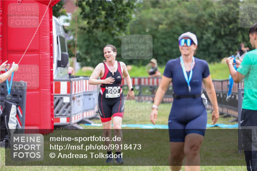 21.06.2026 - 29. Vierlanden-Triathlon Andreas Tolksdorf http://msf.ph/oto/9918473 21.06.2026 11:57:16 Ziel 298, 500 meine-sportfotos.de