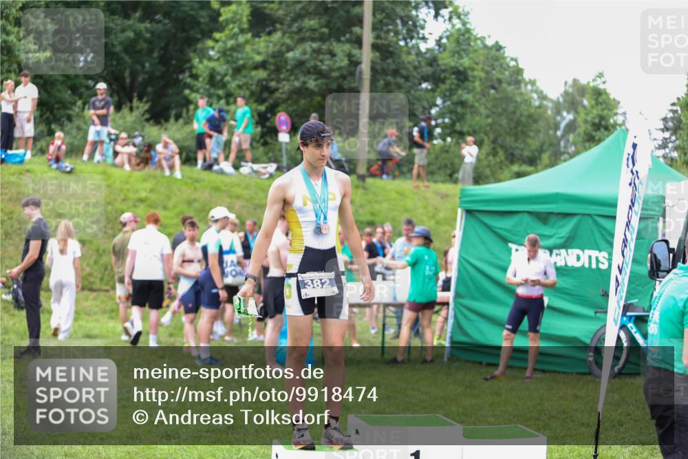 21.06.2026 - 29. Vierlanden-Triathlon Andreas Tolksdorf http://msf.ph/oto/9918474 21.06.2026 11:58:08 Ziel 510 meine-sportfotos.de