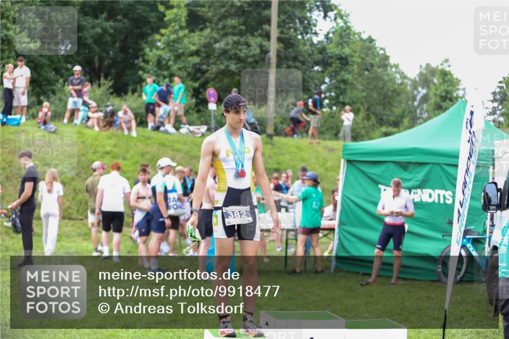 21.06.2026 - 29. Vierlanden-Triathlon Andreas Tolksdorf http://msf.ph/oto/9918477 21.06.2026 11:58:08 Ziel 510 meine-sportfotos.de