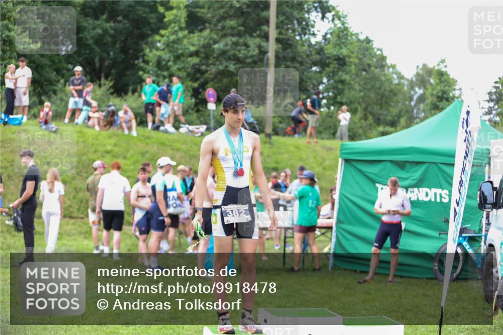 21.06.2026 - 29. Vierlanden-Triathlon Andreas Tolksdorf http://msf.ph/oto/9918478 21.06.2026 11:58:08 Ziel 510 meine-sportfotos.de