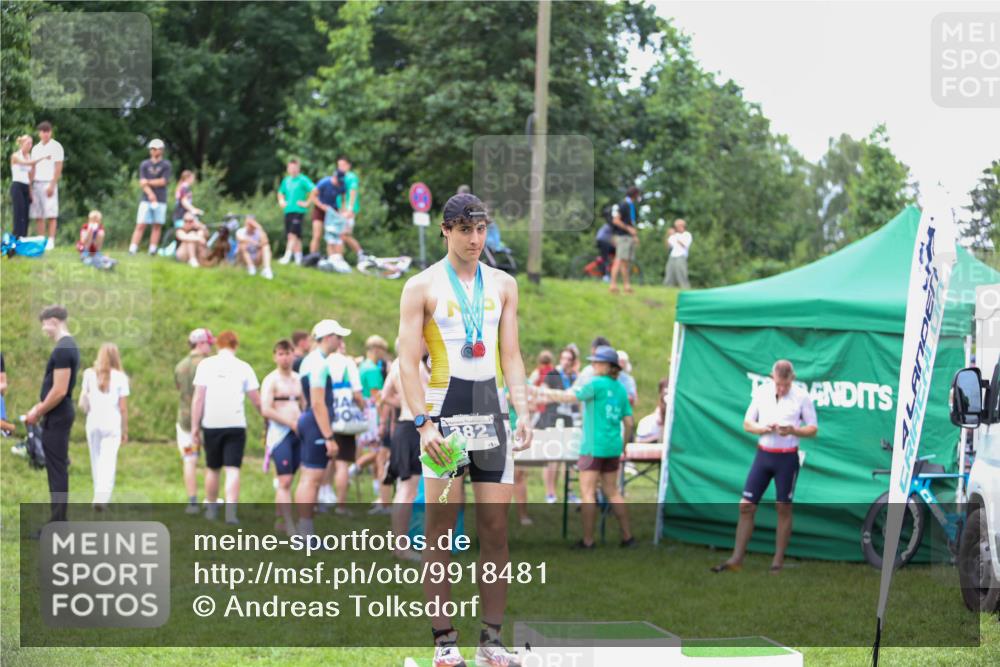 21.06.2026 - 29. Vierlanden-Triathlon Andreas Tolksdorf http://msf.ph/oto/9918481 21.06.2026 11:58:08 Ziel 510 meine-sportfotos.de