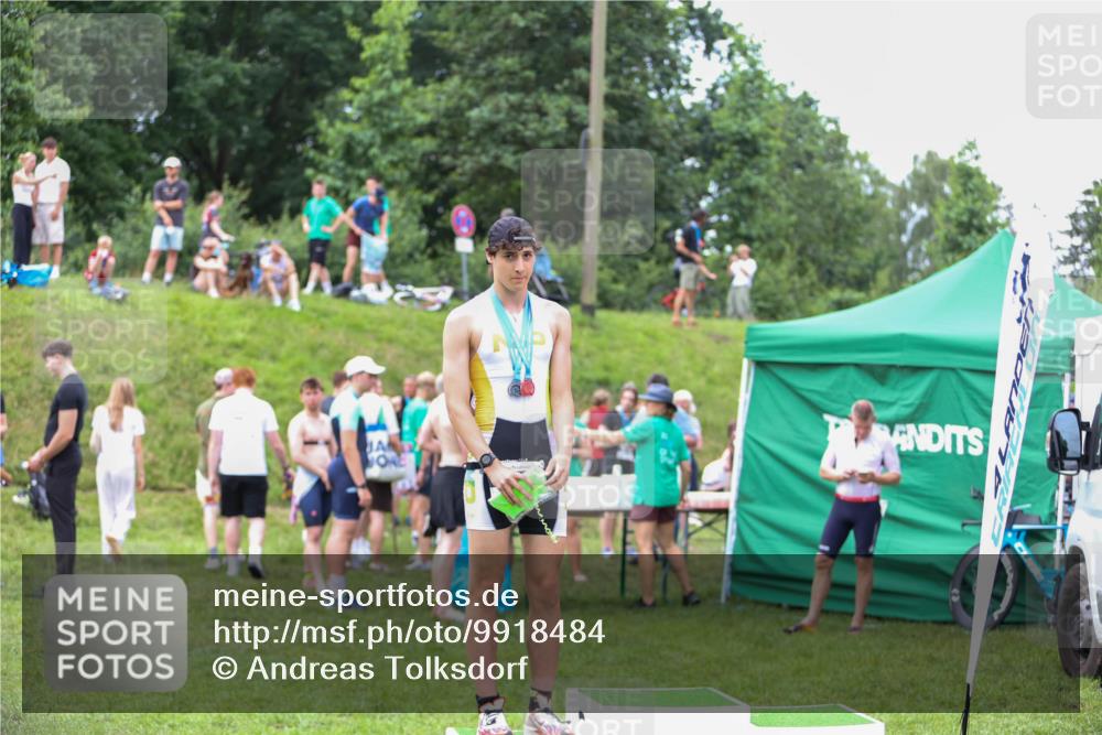 21.06.2026 - 29. Vierlanden-Triathlon Andreas Tolksdorf http://msf.ph/oto/9918484 21.06.2026 11:58:08 Ziel 510 meine-sportfotos.de