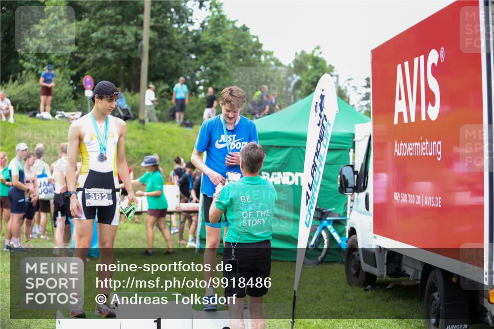 21.06.2026 - 29. Vierlanden-Triathlon Andreas Tolksdorf http://msf.ph/oto/9918486 21.06.2026 11:58:30 Ziel 595 meine-sportfotos.de